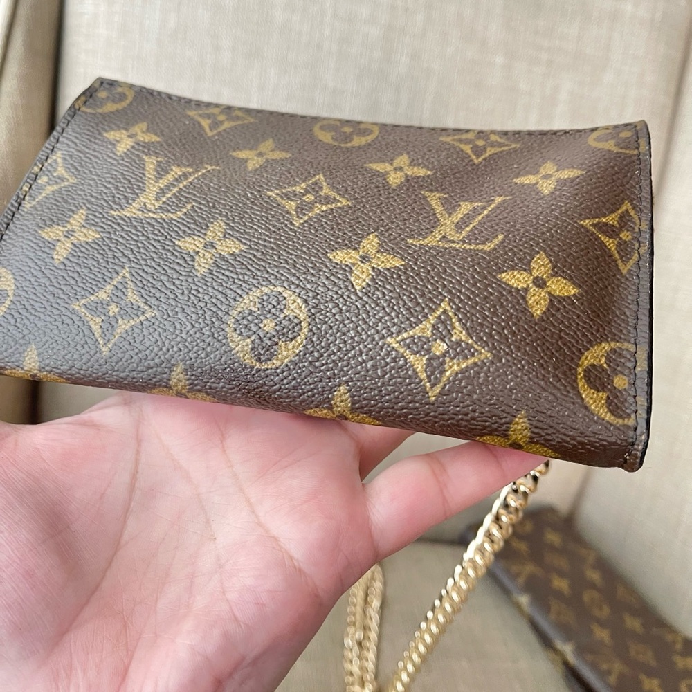 Authentic Louis Vuitton monogram vintage wristlet pouch AR0997 (Q007) - Picture 4 of 12